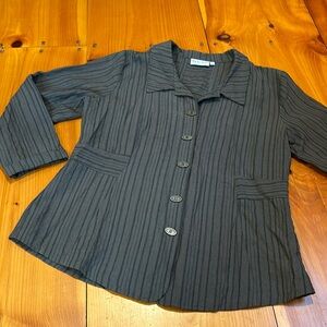 HABITAT M Top, Olive with darker stripes. Slightly Fitted at waist. Long sleeves